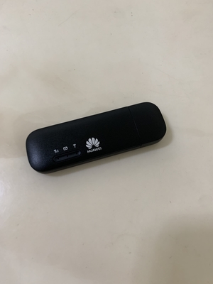 Type d'interface USB déverrouillé Huawei E8372h-608 Wingle LTE 4G Modem pour une connexion Internet rapide